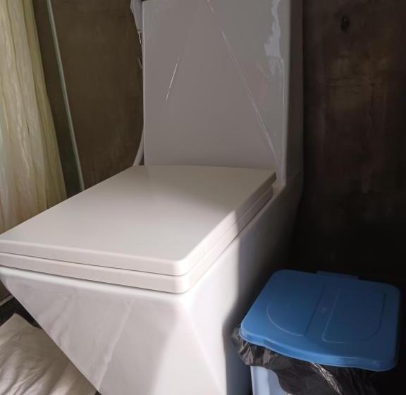 Номер Economy, Andy S Place