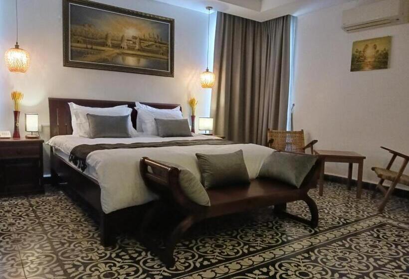 اتاق لوکس با بالکن, Andy S Place