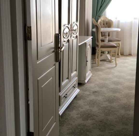 Номер Стандарт с Террасой, Imperial Events