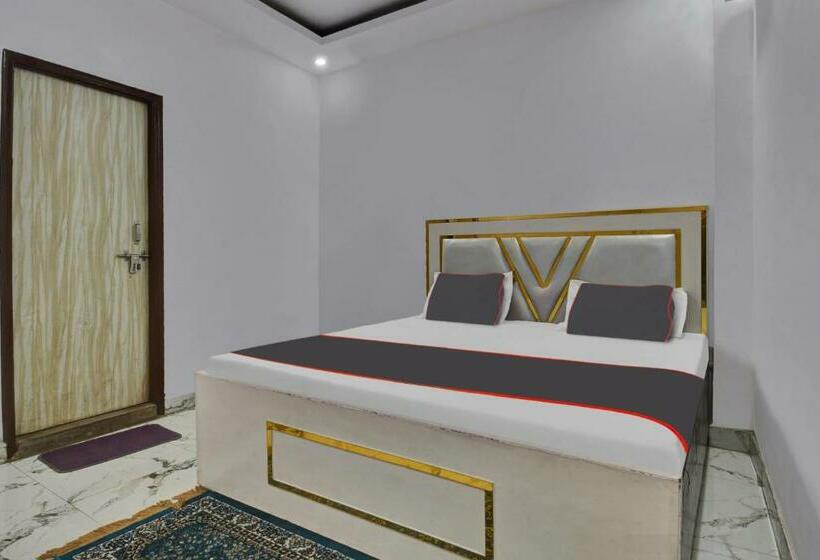 トリプルクラシックルーム, Oyo Flagship 81356  Royal Paradise