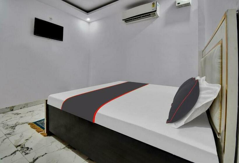 トリプルクラシックルーム, Oyo Flagship 81356  Royal Paradise