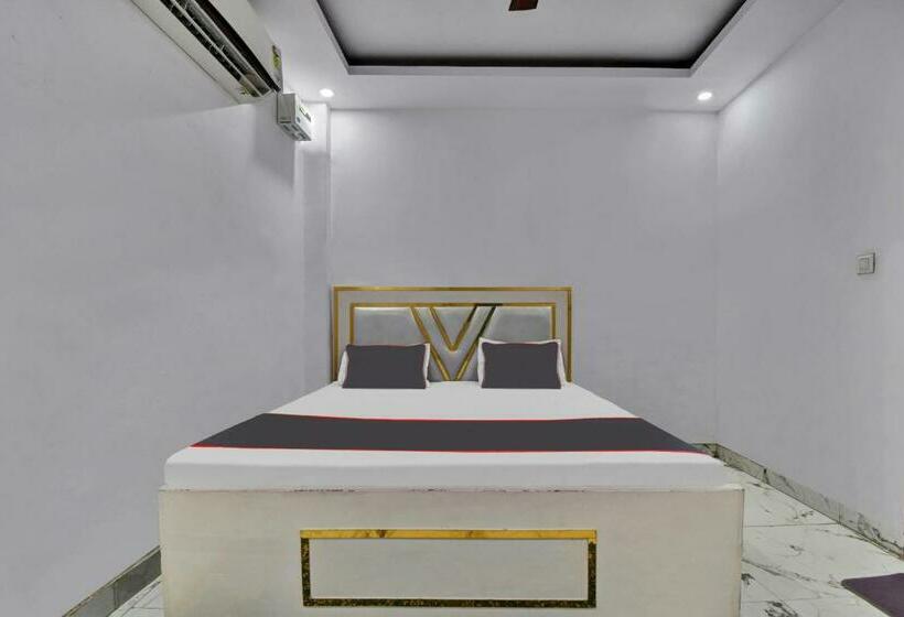 Трехместный Номер Классика, Oyo Flagship 81356  Royal Paradise