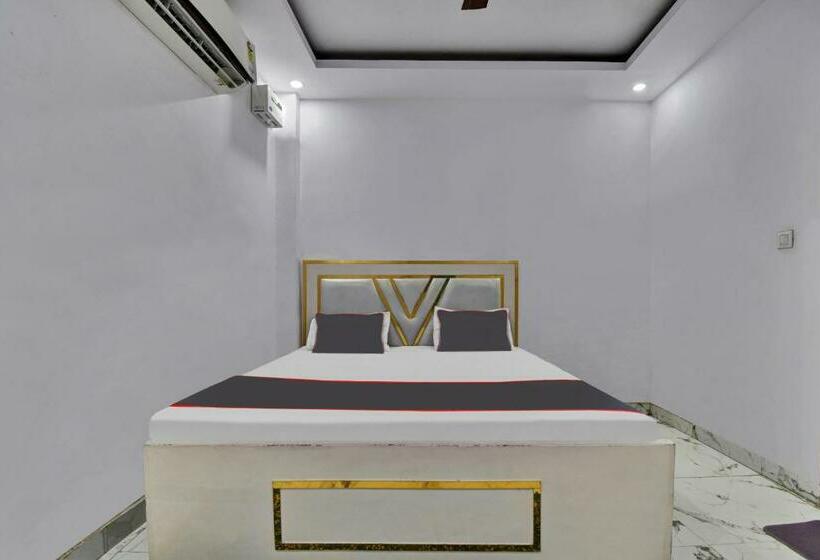 トリプルクラシックルーム, Oyo Flagship 81356  Royal Paradise