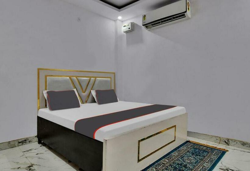 トリプルクラシックルーム, Oyo Flagship 81356  Royal Paradise