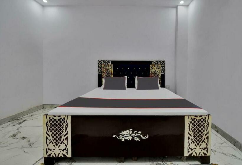 トリプルクラシックルーム, Oyo Flagship 81356  Royal Paradise