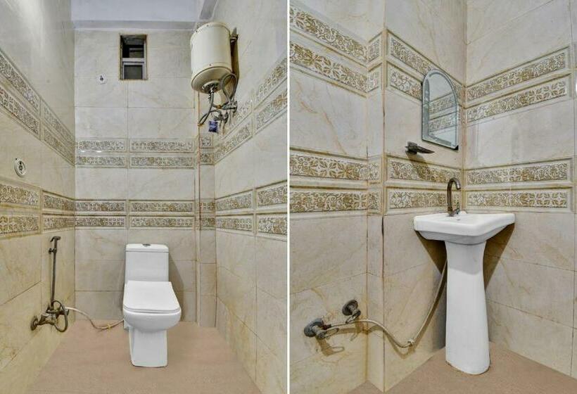 トリプルクラシックルーム, Oyo Flagship 81356  Royal Paradise