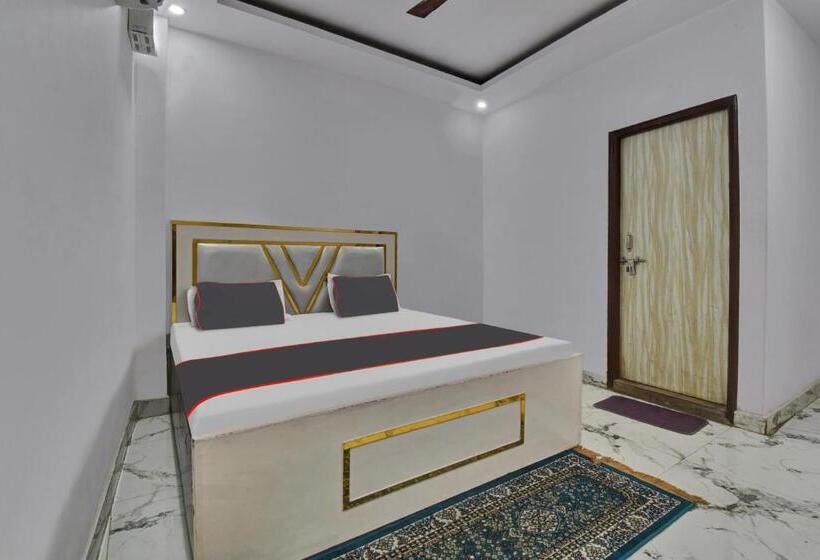 Трехместный Номер Классика, Oyo Flagship 81356  Royal Paradise