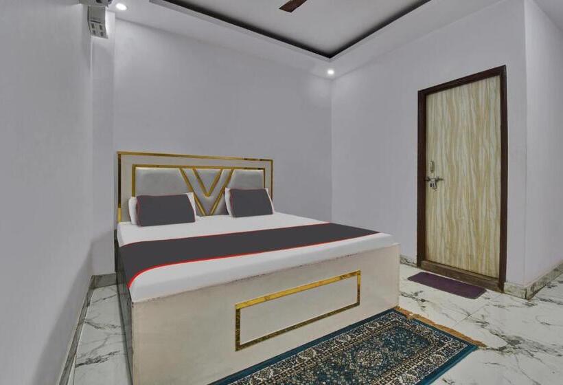 Трехместный Номер Классика, Oyo Flagship 81356  Royal Paradise