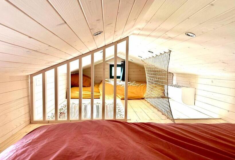 Семейный Номер, Tiny House Et Chevaux