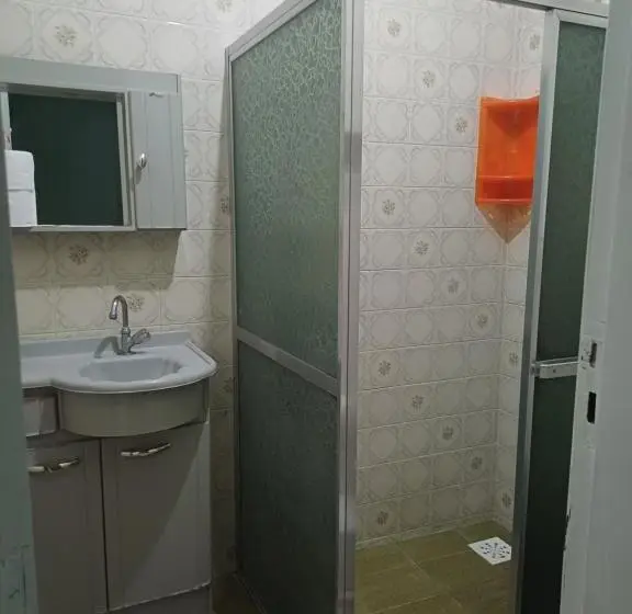 ファミリーステューディオ, Suites Da Casa Da Dona Zezé