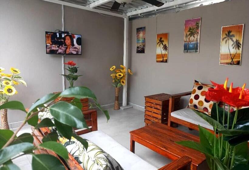 اتاق لوکس, Eagles Nest Self Catering Apartments