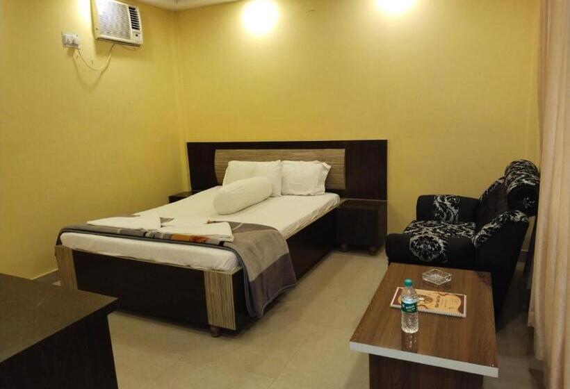 高级大房间, Silver Sand Eco Resort !! Beachfront !! With Biggest Pool And Huge Open Area !! Ideal For Weddings !