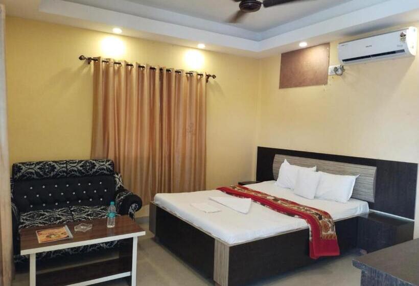 高级大房间, Silver Sand Eco Resort !! Beachfront !! With Biggest Pool And Huge Open Area !! Ideal For Weddings !