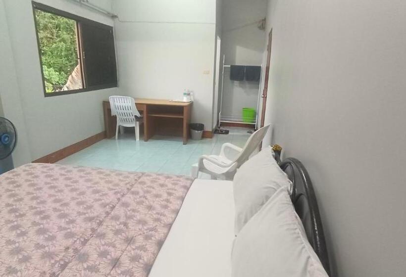 חדר אקונומי, Mountain View Hostel   Krabi Airport Near Wat Thamsuea