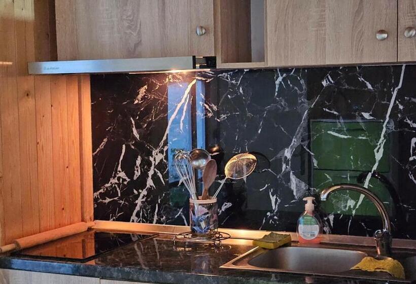 דירת חדר, Himara Beach Rooms