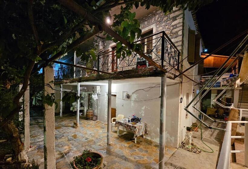 דירת חדר, Himara Beach Rooms