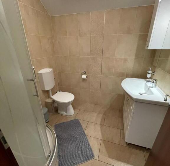 Quarto Estandar, Josephus Vendégház