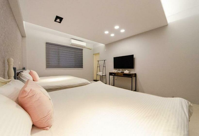 اتاق استاندارد چهار تخته, Sunshine B&b