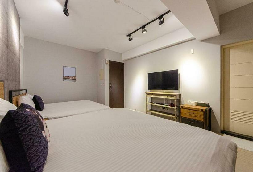 اتاق استاندارد چهارنفره با بالکن, Sunshine B&b