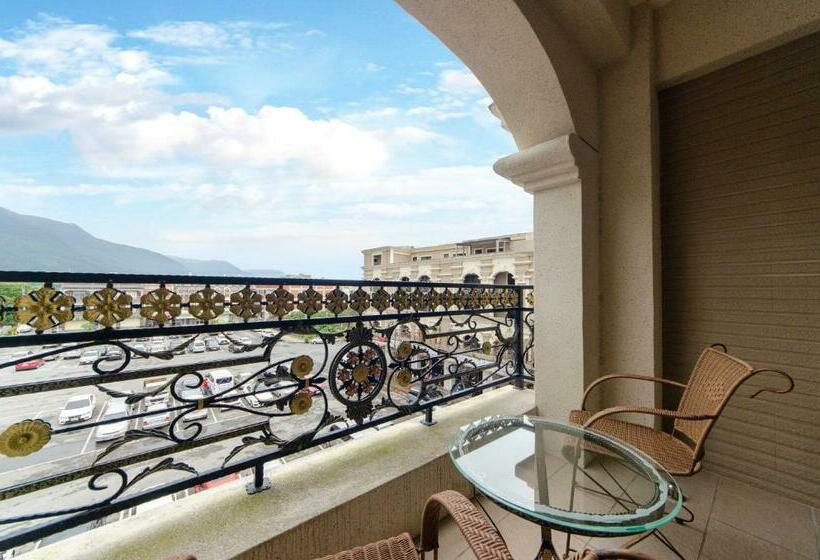 اتاق استاندارد چهارنفره با بالکن, Sunshine B&b