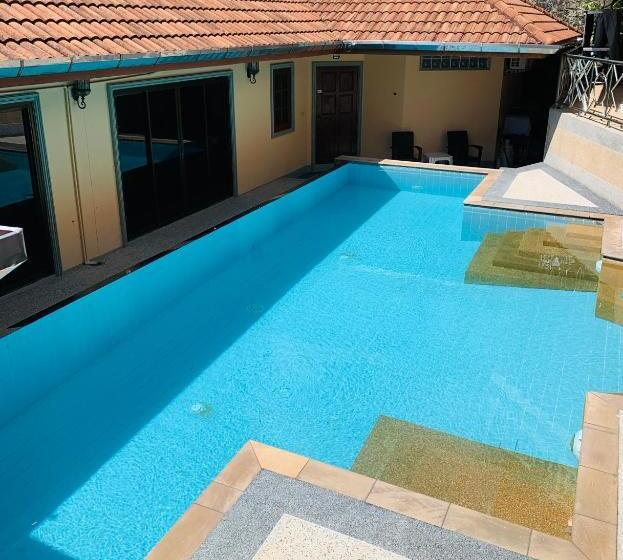 Apartament 1 Dormitor cu Priveliște către Piscină, Scan House Apartment