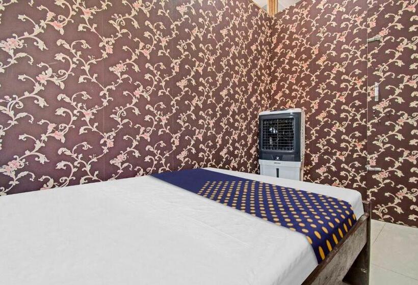 اتاق کلاسیک سه تخته, Spot On Hotel Dev