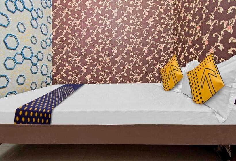 اتاق کلاسیک سه تخته, Spot On Hotel Dev