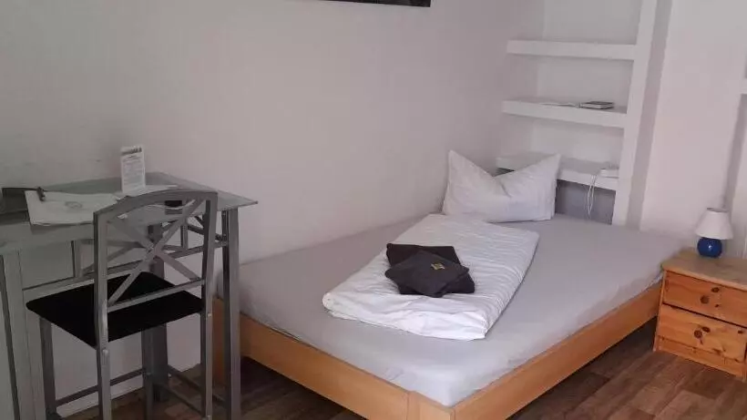 Standard Yhden Hengen Huone, Apartment Hotel Schillerplatz