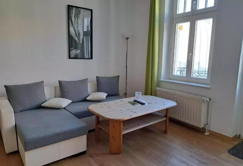 Standard-huone Parveke, Apartment Hotel Schillerplatz