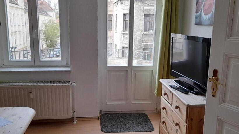 Номер Стандарт с Балконом, Apartment Hotel Schillerplatz