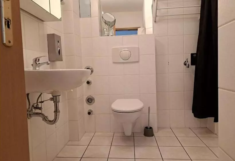 Classic Kolmen Hengen Huone, Apartment Hotel Schillerplatz