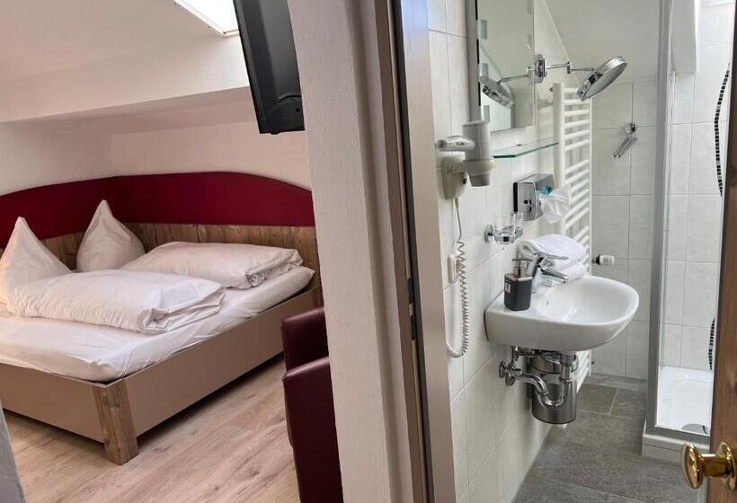 חדר משפחתי, Alpchalet Schwanstein