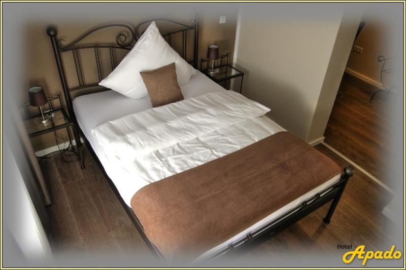 اتاق استاندارد یک نفره, Apado Hotel Garni