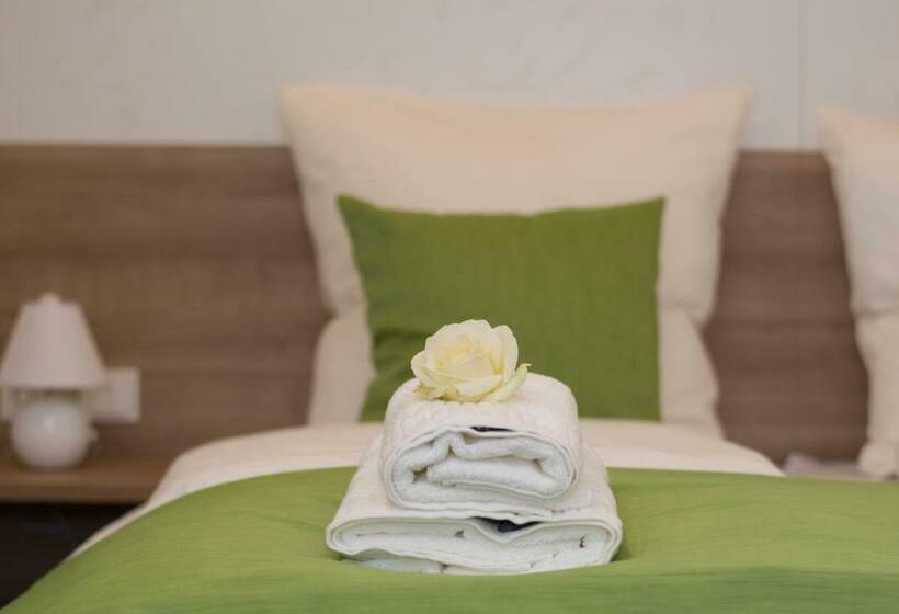 Номер Стандарт, Bed & Breakfast Outlet