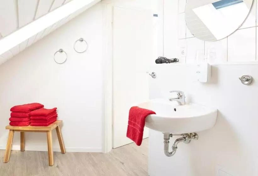 Economy Quadruple Room, Bethanien