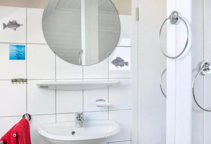 Standard Neljän Hengen Huone, Bethanien
