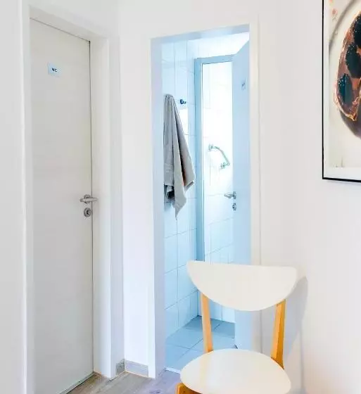 Standard Neljän Hengen Huone, Bethanien
