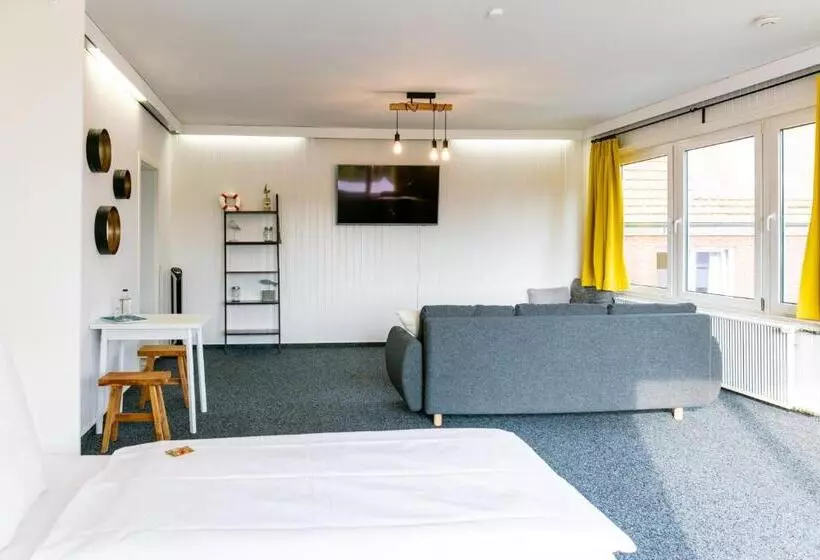 Standard Neljän Hengen Huone Puutarhanäkymä, Bethanien