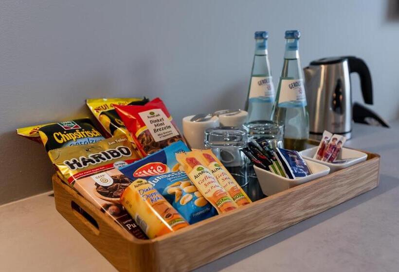 جناح جونيور ديلوكس, Circle Inn