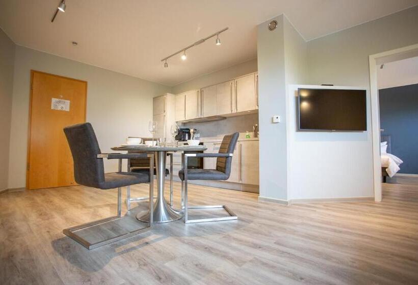 شقة غرفتين, Circle Inn