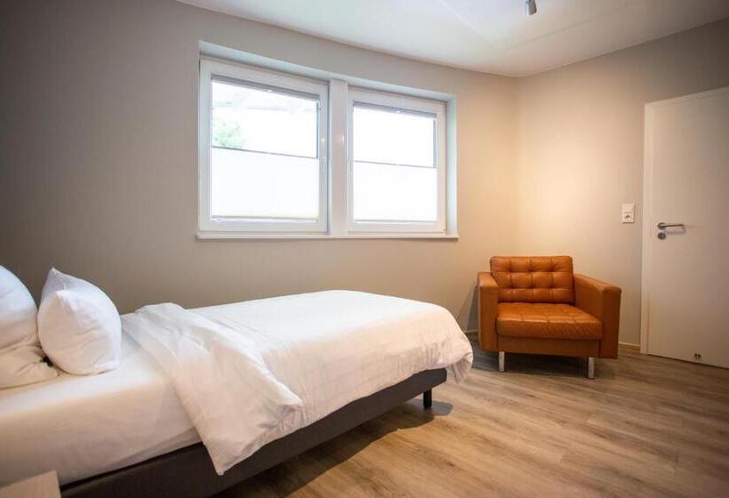 شقة غرفتين, Circle Inn