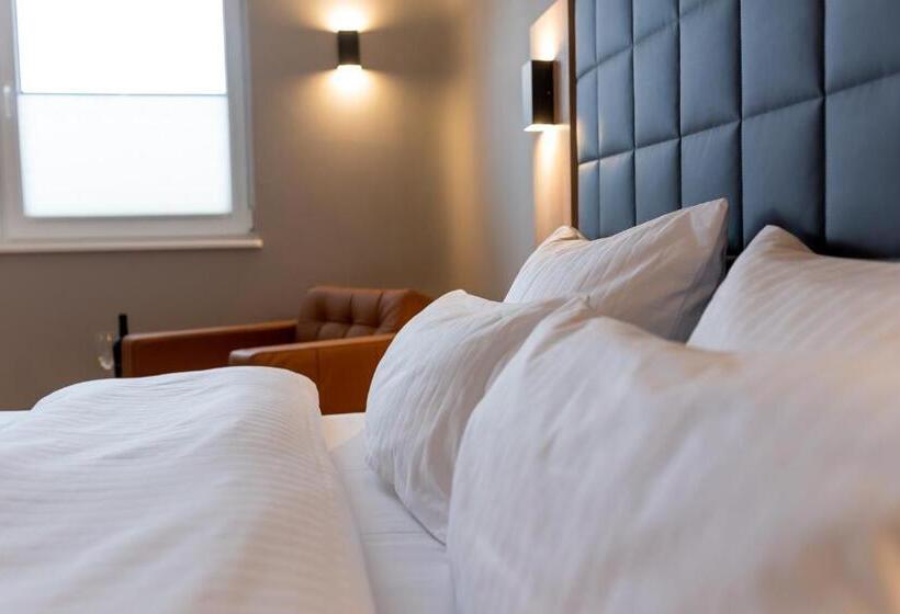 Номер Deluxe, Circle Inn