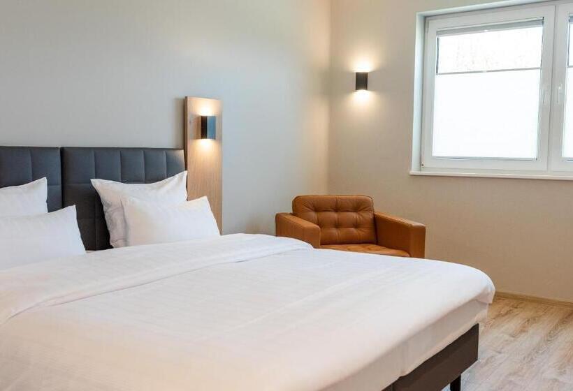 Номер Deluxe, Circle Inn