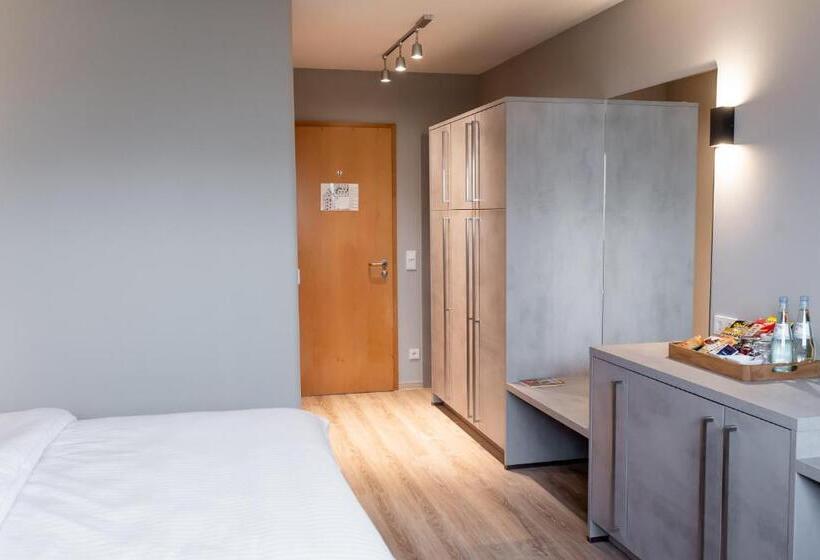 Полулюкс Повышенной Комфортности, Circle Inn