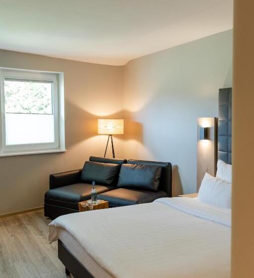 小型豪华套房, Circle Inn