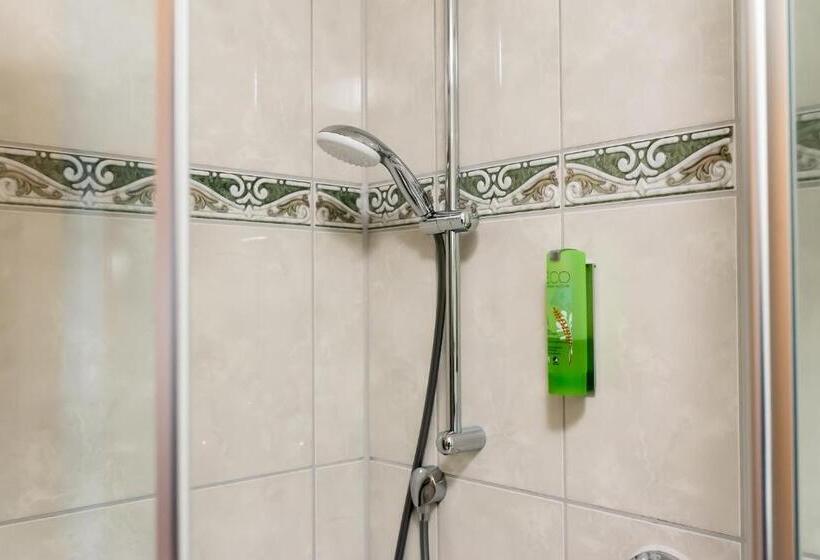 Люкс Deluxe Кровать Кинг, Circle Inn