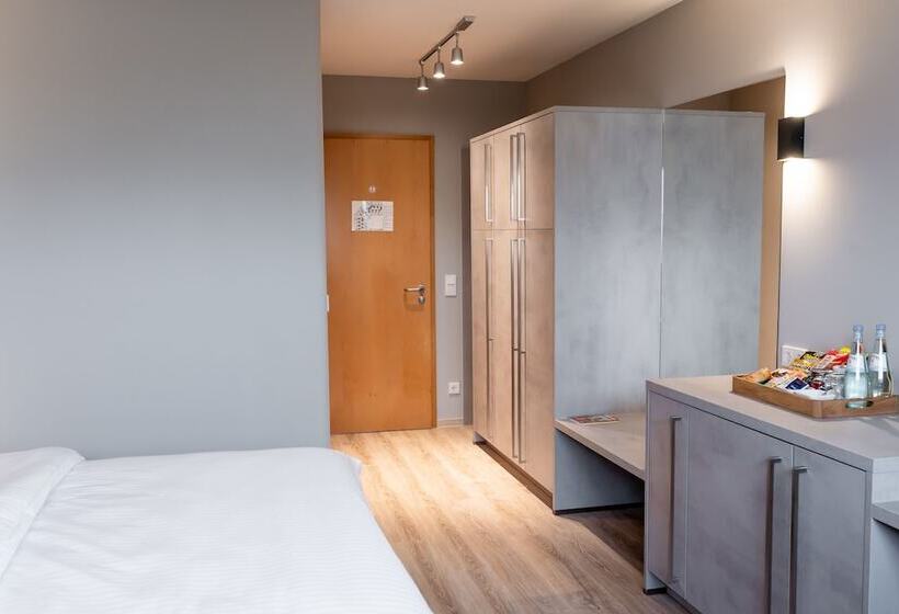 Номер Deluxe, Circle Inn