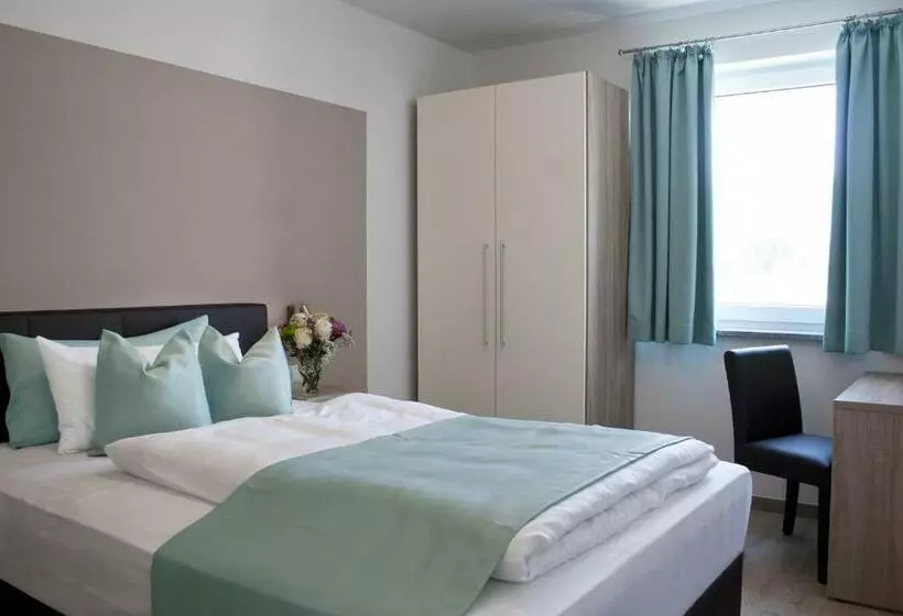 Quarto standart individual, Claro Garni