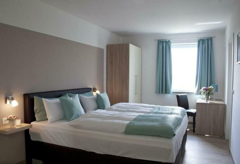 Номер Стандарт, Claro Garni