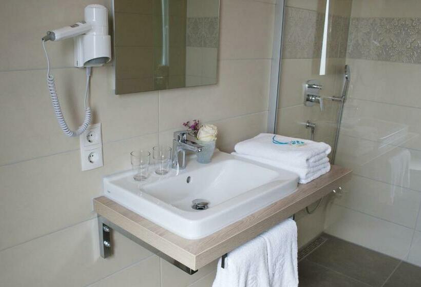 Номер Стандарт, Claro Garni